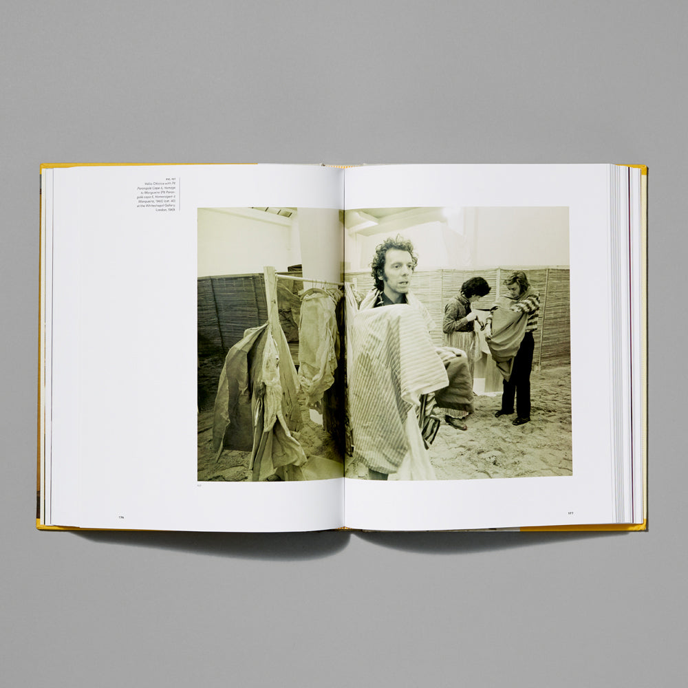 Inside spread of the Hélio Oiticica: To Organize Delirium exhibition catalogue